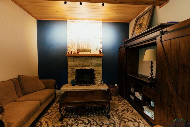 5000 Liberty Rd, Jefferson, TX 75657