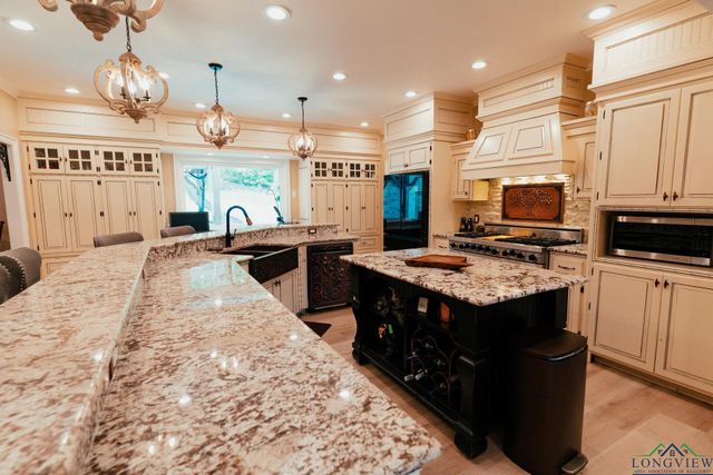 5000 Liberty Rd, Jefferson, TX 75657