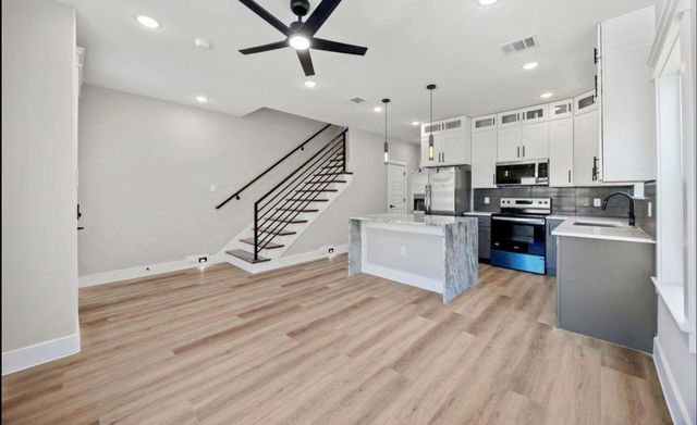 4624 Mayflower Street B, Houston, TX 77033