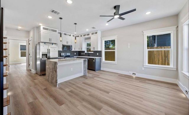 4624 Mayflower Street B, Houston, TX 77033