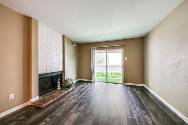 8110 skillman Street, Dallas, TX 75231