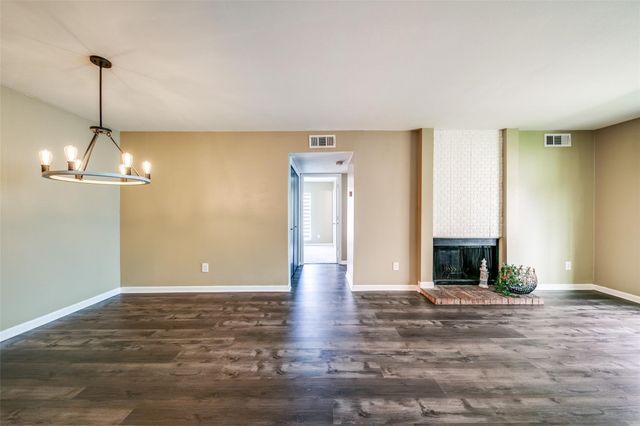 8110 skillman Street, Dallas, TX 75231