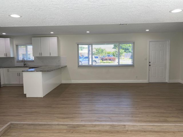 2751 NE 26th Terrace, Boca Raton, FL 33431