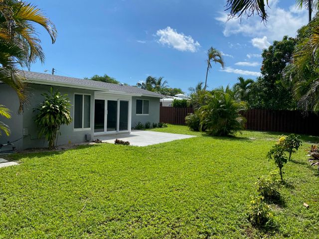2751 NE 26th Terrace, Boca Raton, FL 33431