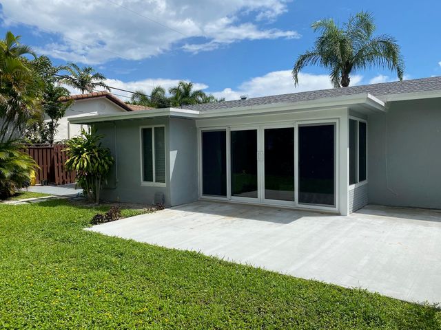 2751 NE 26th Terrace, Boca Raton, FL 33431