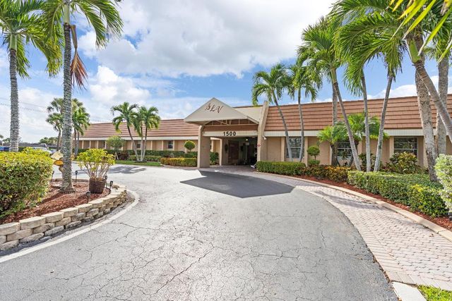 256 Lake Meryl Drive, West Palm Beach, FL 33411