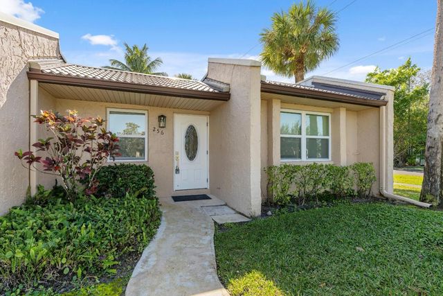 256 Lake Meryl Drive, West Palm Beach, FL 33411