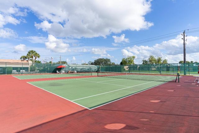 256 Lake Meryl Drive, West Palm Beach, FL 33411