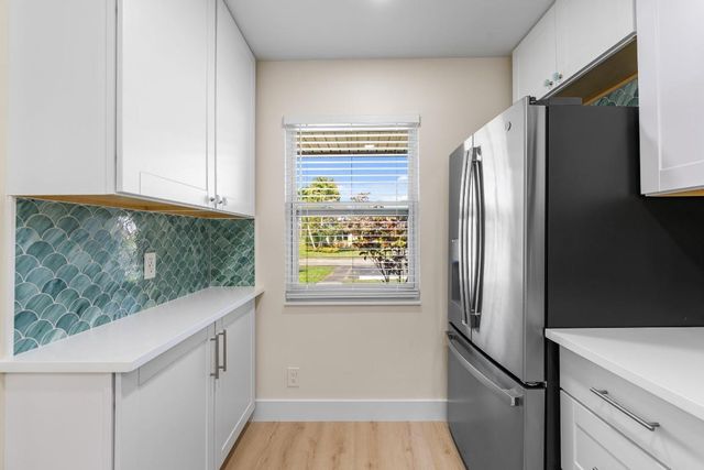 256 Lake Meryl Drive, West Palm Beach, FL 33411