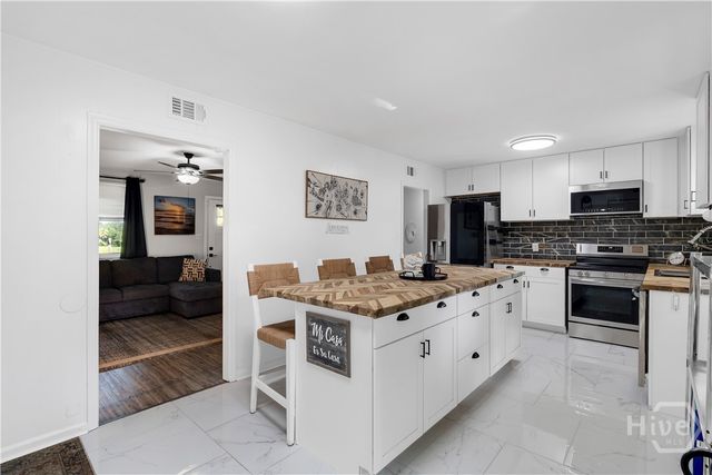 8720 Whitefield Avenue, Savannah, GA 31406