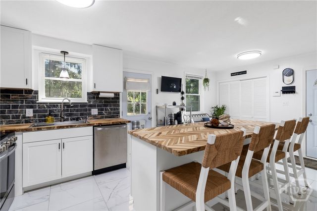 8720 Whitefield Avenue, Savannah, GA 31406