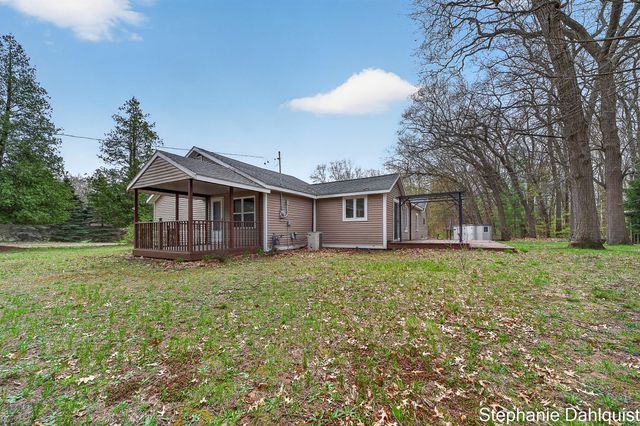 1093 E Giles Road, Muskegon Twp, MI 49445