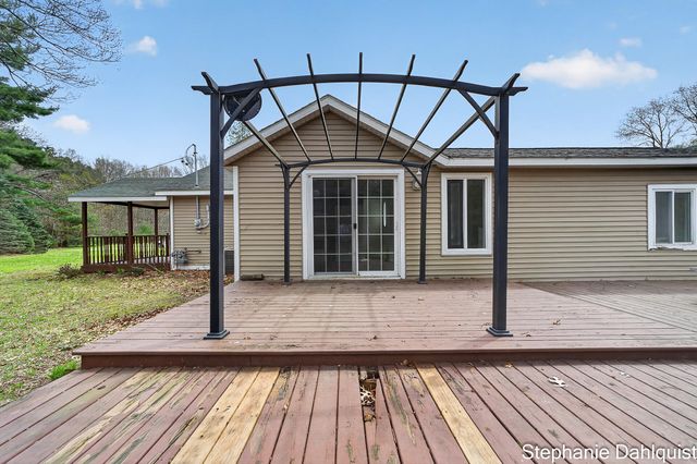 1093 E Giles Road, Muskegon Twp, MI 49445