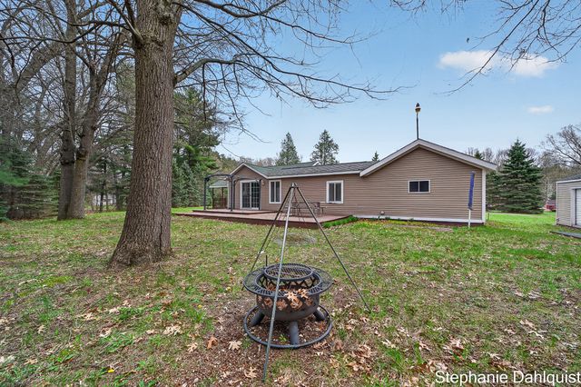 1093 E Giles Road, Muskegon Twp, MI 49445