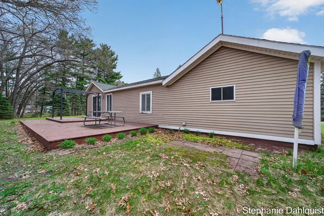 1093 E Giles Road, Muskegon Twp, MI 49445