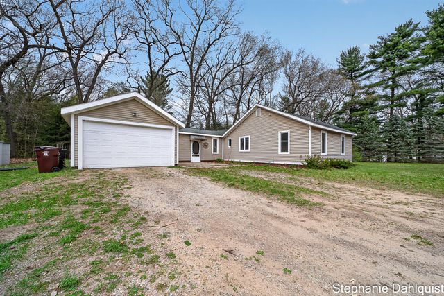 1093 E Giles Road, Muskegon Twp, MI 49445