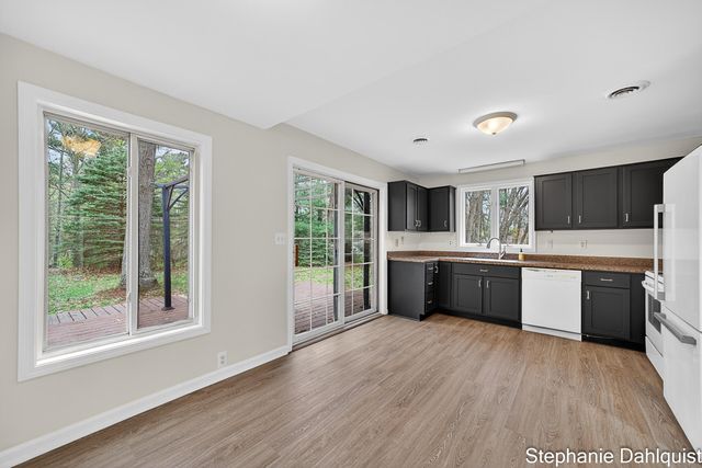 1093 E Giles Road, Muskegon Twp, MI 49445
