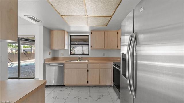1717 SE 11th TER, Cape Coral, FL 33990