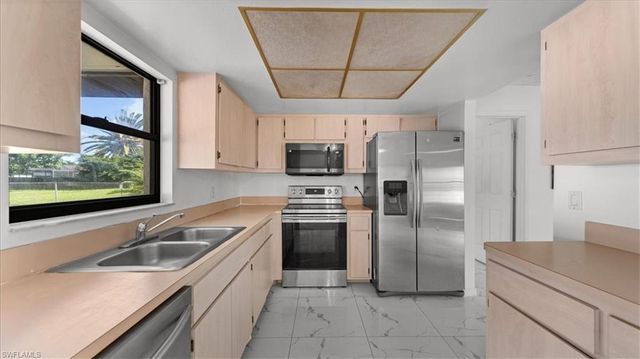 1717 SE 11th TER, Cape Coral, FL 33990