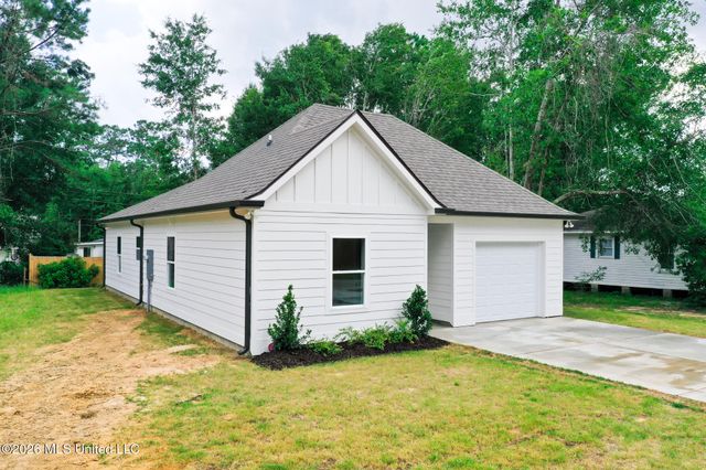10726 Linohau Way, Diamondhead, MS 39525