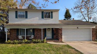 23528 King Drive, Clinton Township, MI 48035