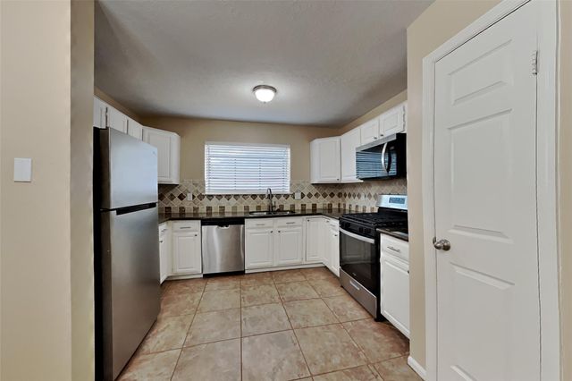 151 E Pathfinders Circle, The Woodlands, TX 77381