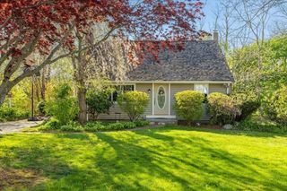 1 New Water St, Middleboro, MA 02346