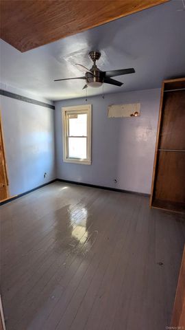 18910 114th Drive, Saint Albans, NY 11412