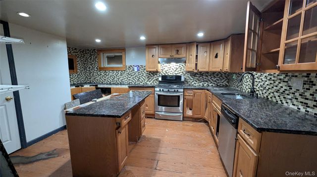 18910 114th Drive, Saint Albans, NY 11412