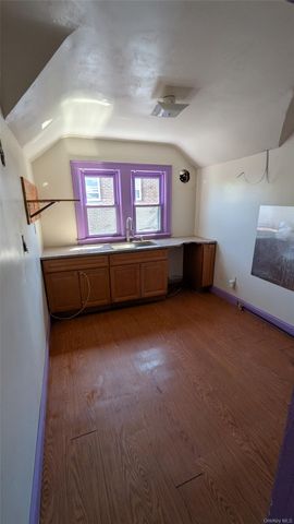 18910 114th Drive, Saint Albans, NY 11412