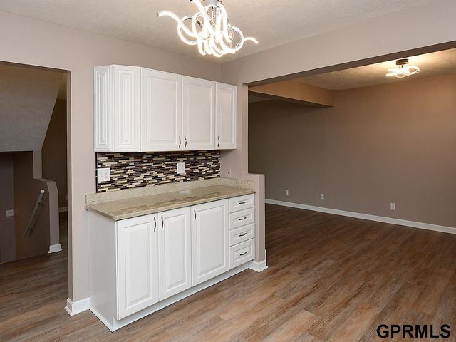 10417 Grand Avenue, Omaha, NE 68134