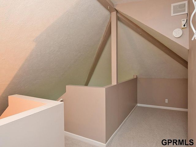 10417 Grand Avenue, Omaha, NE 68134