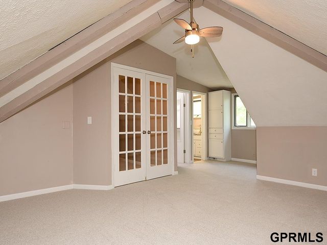 10417 Grand Avenue, Omaha, NE 68134