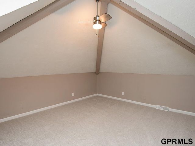 10417 Grand Avenue, Omaha, NE 68134