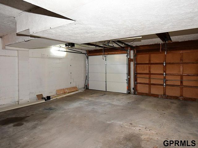 10417 Grand Avenue, Omaha, NE 68134