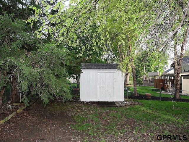 10417 Grand Avenue, Omaha, NE 68134