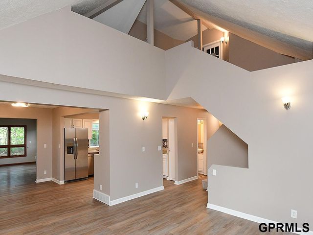 10417 Grand Avenue, Omaha, NE 68134