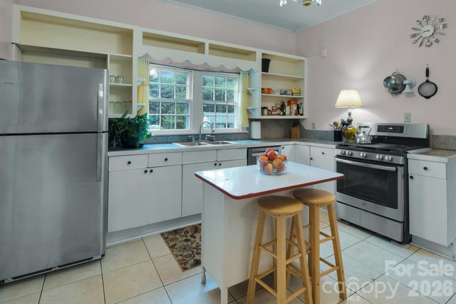 2103 N Thomas Avenue, Newton, NC 28658