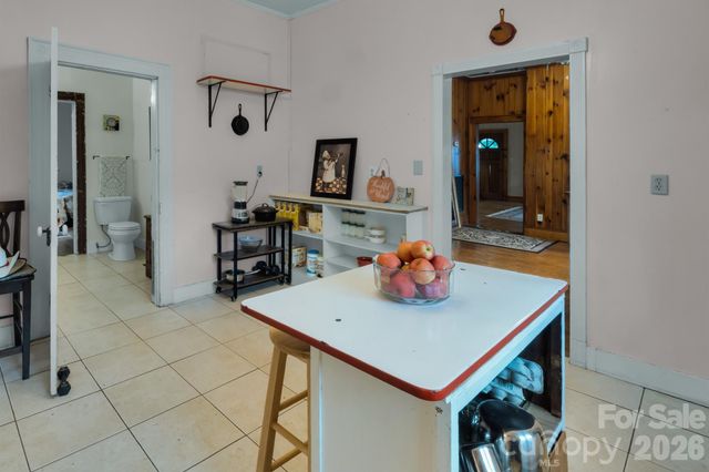 2103 N Thomas Avenue, Newton, NC 28658