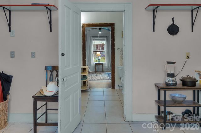 2103 N Thomas Avenue, Newton, NC 28658