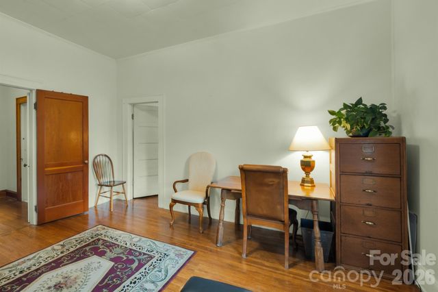 2103 N Thomas Avenue, Newton, NC 28658