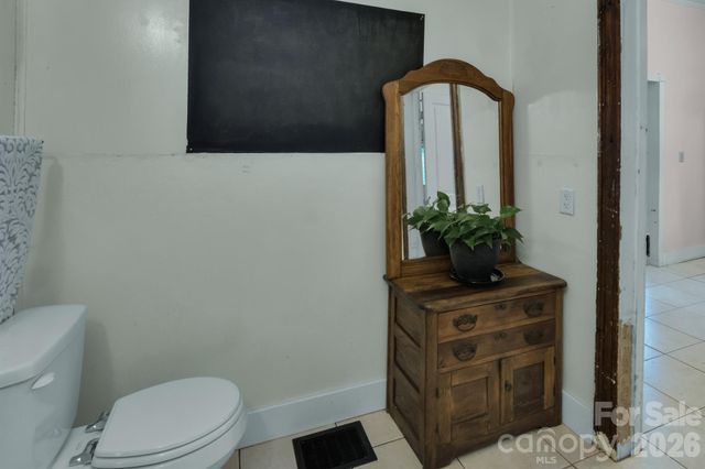 2103 N Thomas Avenue, Newton, NC 28658