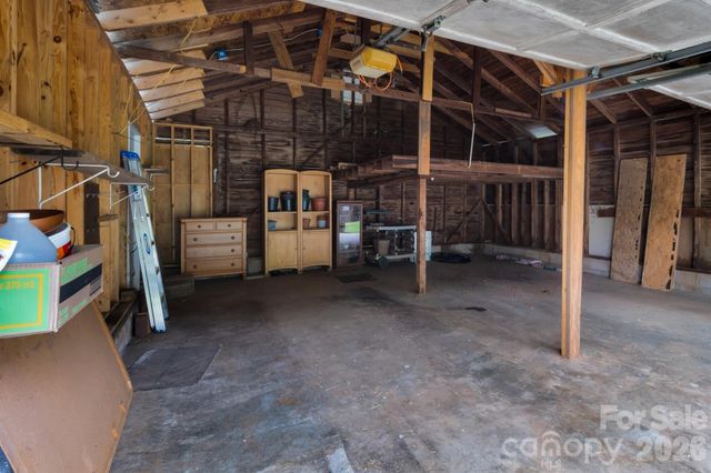 2103 N Thomas Avenue, Newton, NC 28658