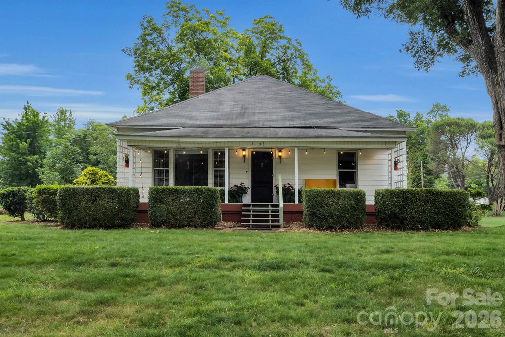 2103 N Thomas Avenue, Newton, NC 28658