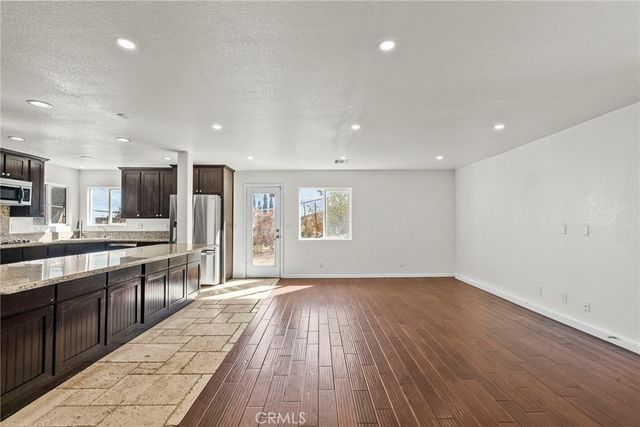 1138 Lakeview, Palmdale, CA 93551