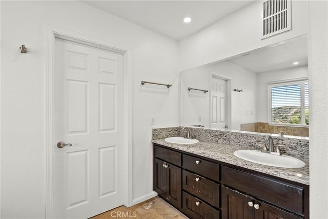1138 Lakeview, Palmdale, CA 93551