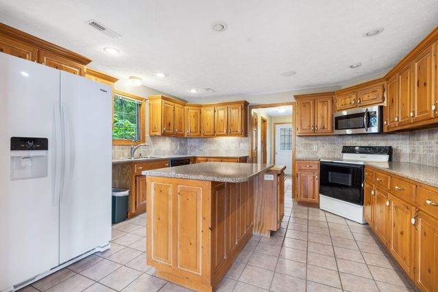 127 Kachina Trail, Branson West, MO 65737