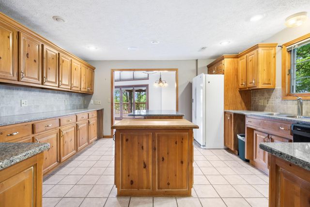 127 Kachina Trail, Branson West, MO 65737