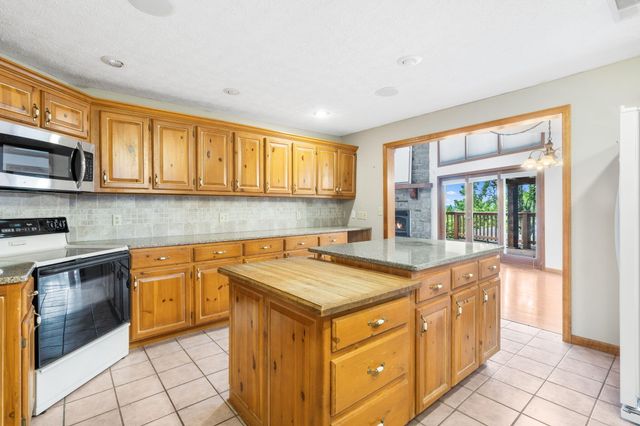 127 Kachina Trail, Branson West, MO 65737