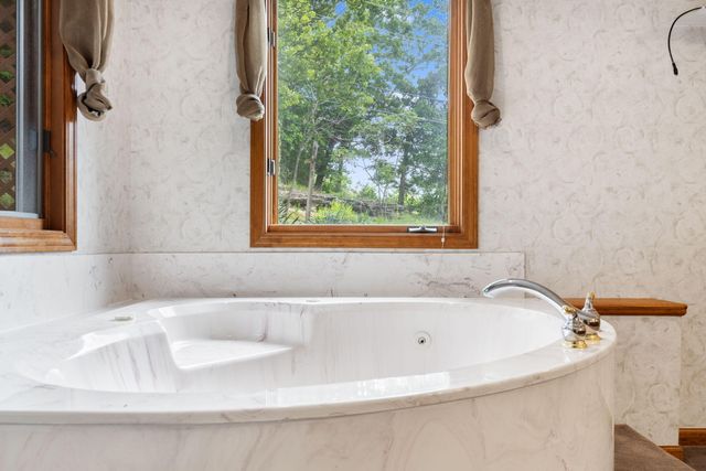 127 Kachina Trail, Branson West, MO 65737